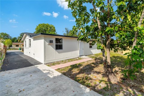 Casa en venta en Lauderhill, Florida, 3 dormitorios, 123.1 m2 № 1975646 - foto 19