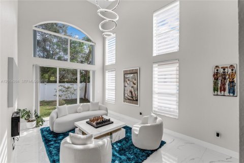 Villa ou maison à louer à Homestead, Floride: 5 chambres, 253.25 m2 № 2076401 - photo 7