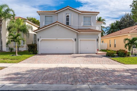 Villa ou maison à louer à Homestead, Floride: 5 chambres, 253.25 m2 № 2076401 - photo 2