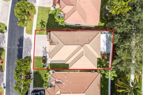 Villa ou maison à louer à Homestead, Floride: 5 chambres, 253.25 m2 № 2076401 - photo 6