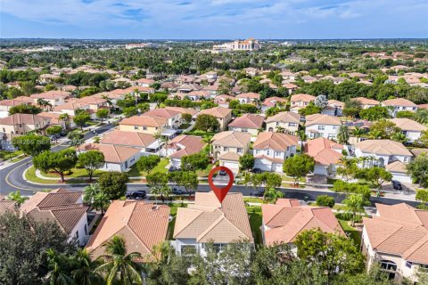 Villa ou maison à louer à Homestead, Floride: 5 chambres, 253.25 m2 № 2076401 - photo 3