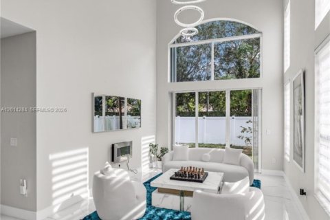 Villa ou maison à louer à Homestead, Floride: 5 chambres, 253.25 m2 № 2076401 - photo 8