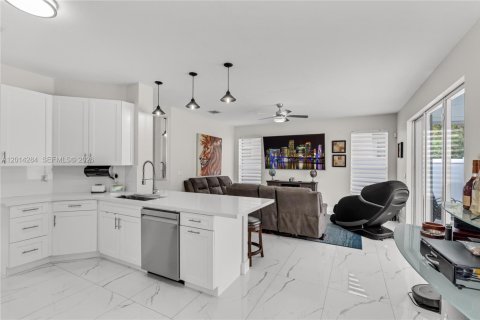 Villa ou maison à louer à Homestead, Floride: 5 chambres, 253.25 m2 № 2076401 - photo 20