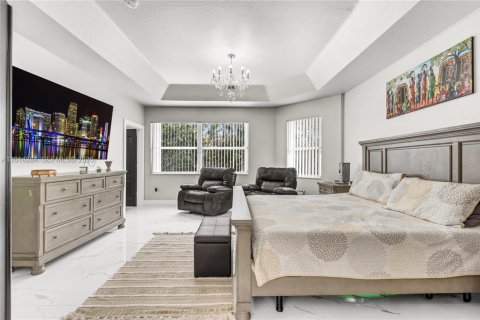 Villa ou maison à louer à Homestead, Floride: 5 chambres, 253.25 m2 № 2076401 - photo 10