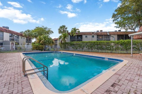 Condominio en venta en Davie, Florida, 2 dormitorios, 92.9 m2 № 2243448 - foto 16