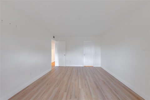 Condo in Tampa, Florida, 2 bedrooms  № 2378049 - photo 23