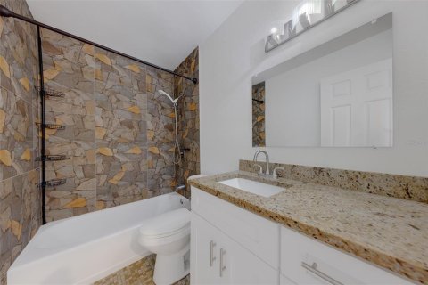 Condo in Tampa, Florida, 2 bedrooms  № 2378049 - photo 15
