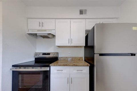 Condo in Tampa, Florida, 2 bedrooms  № 2378049 - photo 13