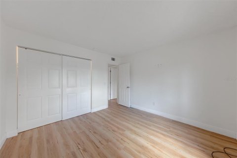 Condo in Tampa, Florida, 2 bedrooms  № 2378049 - photo 20