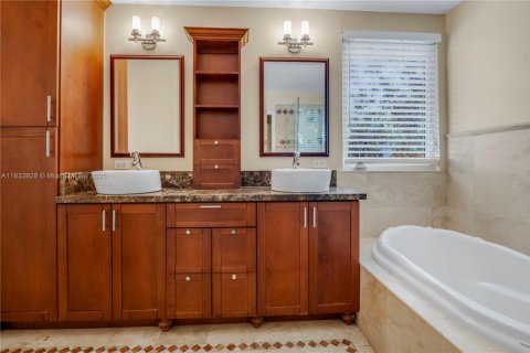 Casa en venta en Weston, Florida, 5 dormitorios, 253.62 m2 № 1836433 - foto 13