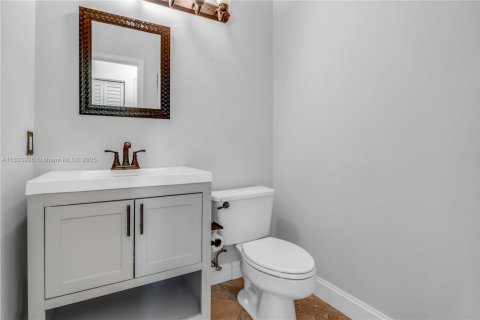 Casa en venta en Weston, Florida, 5 dormitorios, 253.62 m2 № 1836433 - foto 17