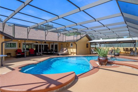Villa ou maison à vendre à Sorrento, Floride: 4 chambres, 310.11 m2 № 2092212 - photo 16