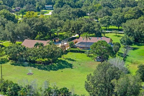 Villa ou maison à vendre à Sorrento, Floride: 4 chambres, 310.11 m2 № 2092212 - photo 12