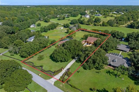 Villa ou maison à vendre à Sorrento, Floride: 4 chambres, 310.11 m2 № 2092212 - photo 9