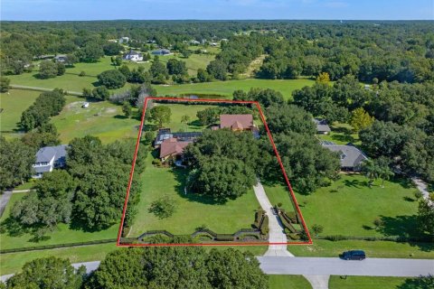 Villa ou maison à vendre à Sorrento, Floride: 4 chambres, 310.11 m2 № 2092212 - photo 8