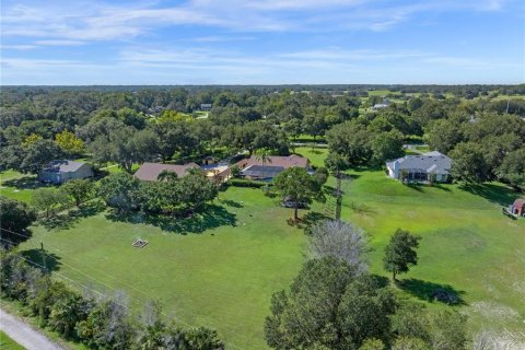 Villa ou maison à vendre à Sorrento, Floride: 4 chambres, 310.11 m2 № 2092212 - photo 11