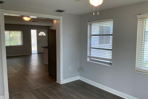 Casa en alquiler en Seminole, Florida, 2 dormitorios, 102.29 m2 № 1802261 - foto 9