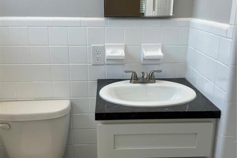 Villa ou maison à louer à Seminole, Floride: 2 chambres, 102.29 m2 № 1802261 - photo 17