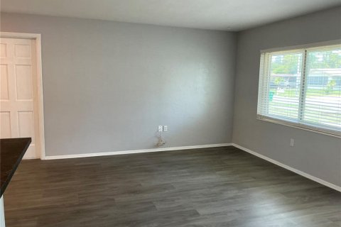 Villa ou maison à louer à Seminole, Floride: 2 chambres, 102.29 m2 № 1802261 - photo 22