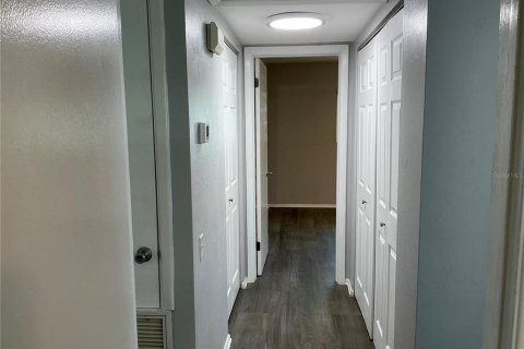 Villa ou maison à louer à Seminole, Floride: 2 chambres, 102.29 m2 № 1802261 - photo 12