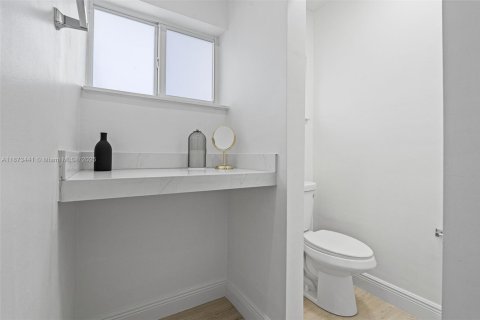 Casa en alquiler en Lauderhill, Florida, 3 dormitorios, 126.81 m2 № 1925888 - foto 18