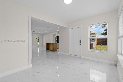 Casa en alquiler en Lauderhill, Florida, 3 dormitorios, 126.81 m2 № 1925888 - foto 13