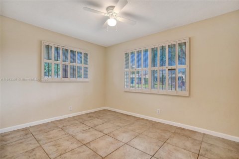 House in Tamarac, Florida 2 bedrooms, 120.12 sq.m. № 1838633 - photo 9