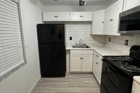 Copropriété à louer à Miami Gardens, Floride: 1 chambre, 67.82 m2 № 1968499 - photo 5