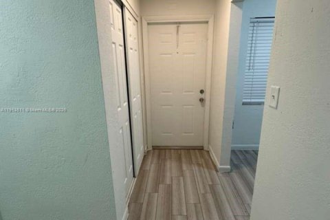 Copropriété à louer à Miami Gardens, Floride: 1 chambre, 67.82 m2 № 1968499 - photo 3
