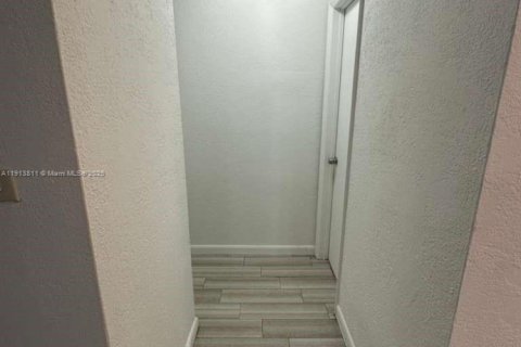 Copropriété à louer à Miami Gardens, Floride: 1 chambre, 67.82 m2 № 1968499 - photo 9