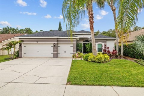 Casa en venta en New Port Richey, Florida, 4 dormitorios, 238.94 m2 № 1772136 - foto 1