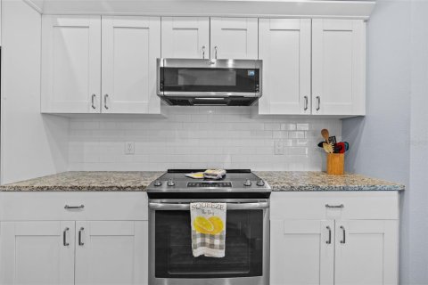 Casa en venta en New Port Richey, Florida, 4 dormitorios, 238.94 m2 № 1772136 - foto 28