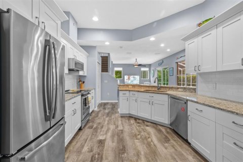 Casa en venta en New Port Richey, Florida, 4 dormitorios, 238.94 m2 № 1772136 - foto 26
