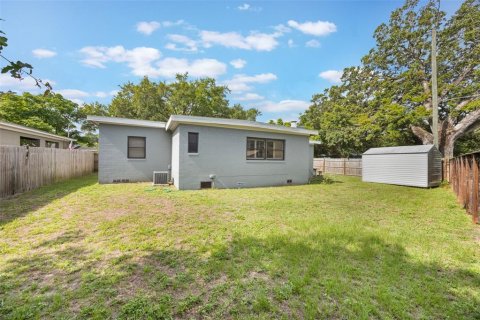House in Orlando, Florida 4 bedrooms, 141.21 sq.m. № 1782152 - photo 19