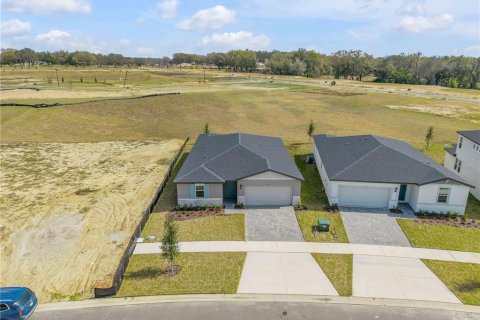 Villa ou maison à vendre à Lady Lake, Floride: 4 chambres, 184.69 m2 № 2142349 - photo 3