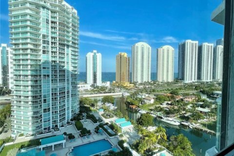 Copropriété à louer à Sunny Isles Beach, Floride: 2 chambres, 149.02 m2 № 1703676 - photo 24