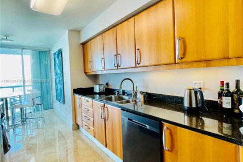 Copropriété à louer à Sunny Isles Beach, Floride: 2 chambres, 149.02 m2 № 1703676 - photo 11