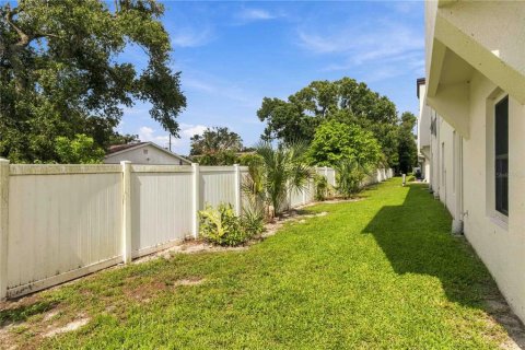 Townhouse in Tampa, Florida 3 bedrooms, 163.88 sq.m. № 2379639 - photo 26