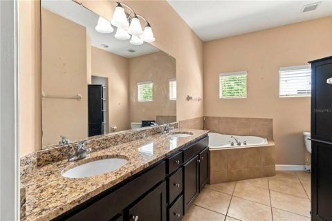 Townhouse in Tampa, Florida 3 bedrooms, 163.88 sq.m. № 2379639 - photo 19