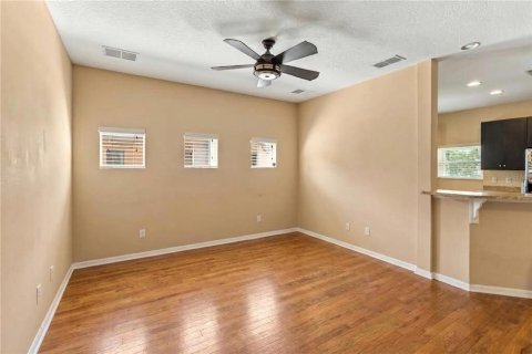 Townhouse in Tampa, Florida 3 bedrooms, 163.88 sq.m. № 2379639 - photo 9