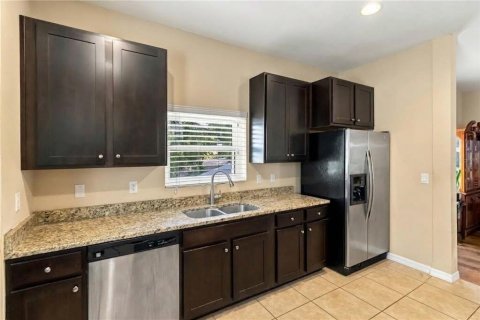 Townhouse in Tampa, Florida 3 bedrooms, 163.88 sq.m. № 2379639 - photo 6