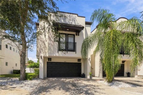 Townhouse in Tampa, Florida 3 bedrooms, 163.88 sq.m. № 2379639 - photo 3