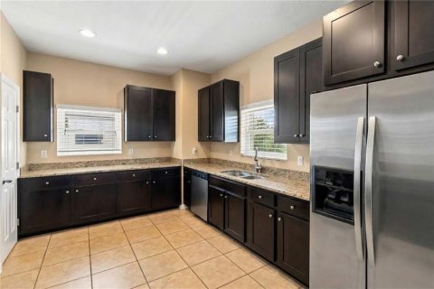 Townhouse in Tampa, Florida 3 bedrooms, 163.88 sq.m. № 2379639 - photo 4