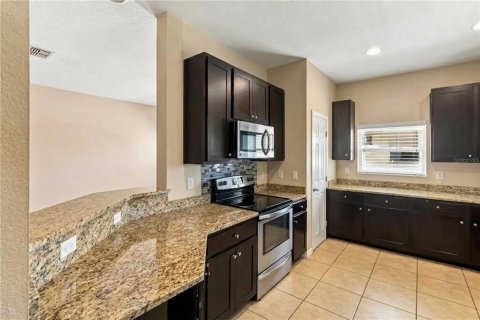Townhouse in Tampa, Florida 3 bedrooms, 163.88 sq.m. № 2379639 - photo 5