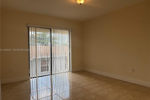 Villa ou maison à louer à Miami, Floride: 3 chambres, 257.53 m2 № 1988991 - photo 25