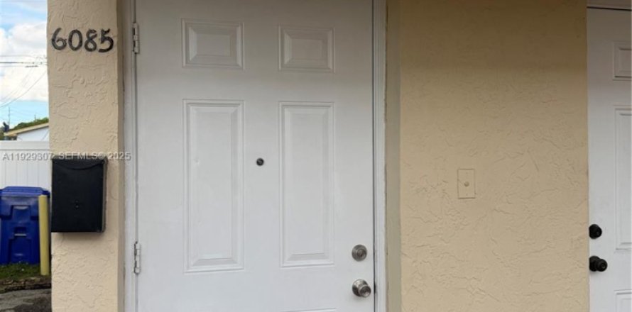 Villa ou maison à Miami, Floride 3 chambres, 257.53 m2 № 1988991