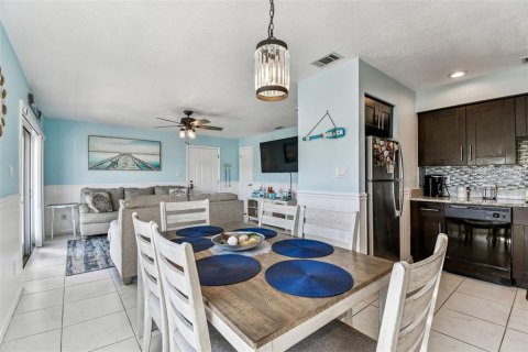 Condominio en venta en Saint Petersburg, Florida, 2 dormitorios, 76.64 m2 № 2223807 - foto 13