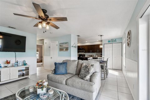 Condominio en venta en Saint Petersburg, Florida, 2 dormitorios, 76.64 m2 № 2223807 - foto 9