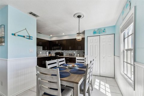 Condominio en venta en Saint Petersburg, Florida, 2 dormitorios, 76.64 m2 № 2223807 - foto 10