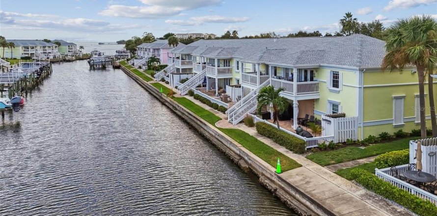 Condominio en Saint Petersburg, Florida, 2 dormitorios  № 2223807